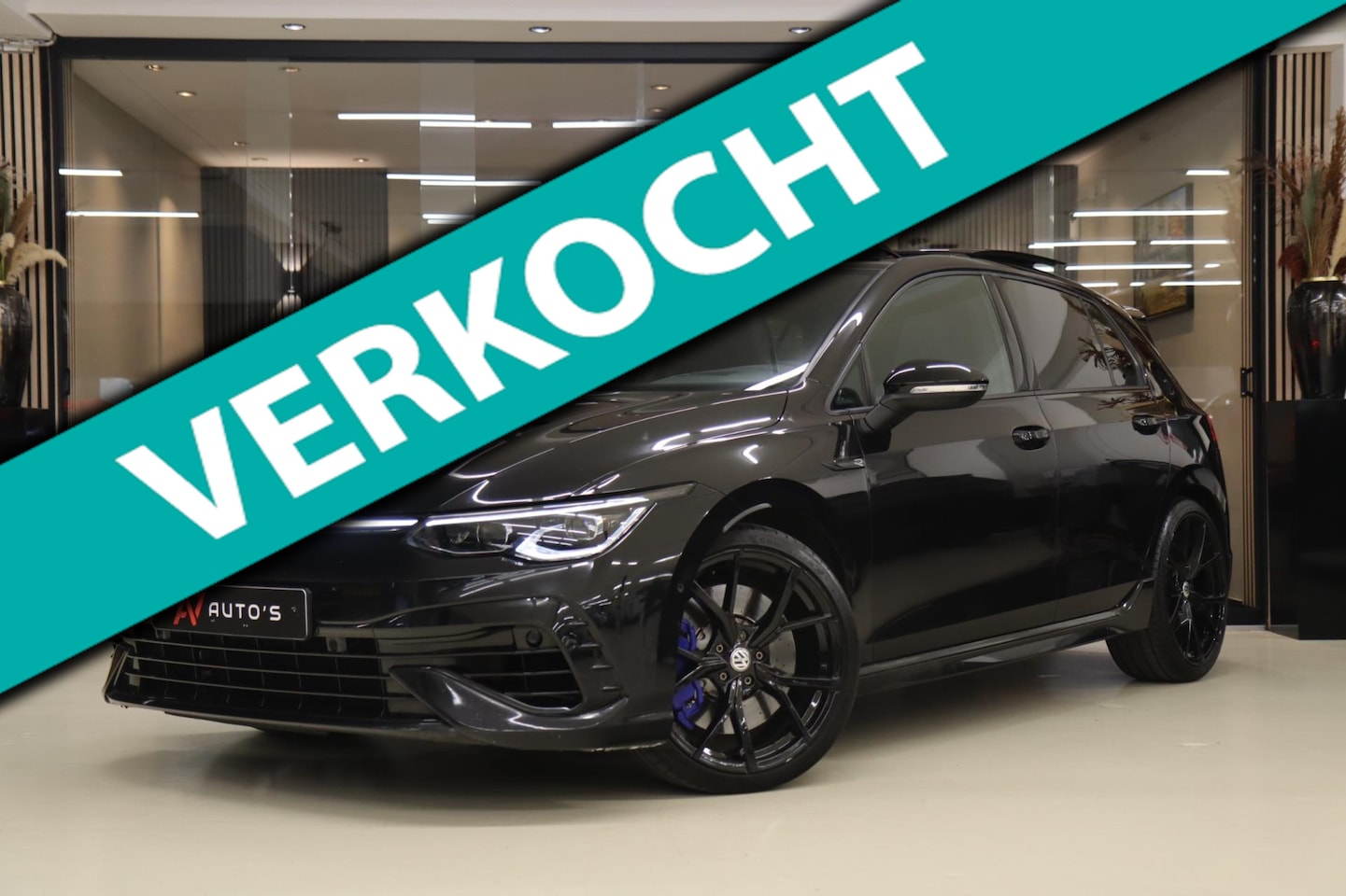 Volkswagen Golf - 2.0 TSI R 4Motion AKRAP/PANO/HEADUP/IQ/H-K/BOMVOL - AutoWereld.nl