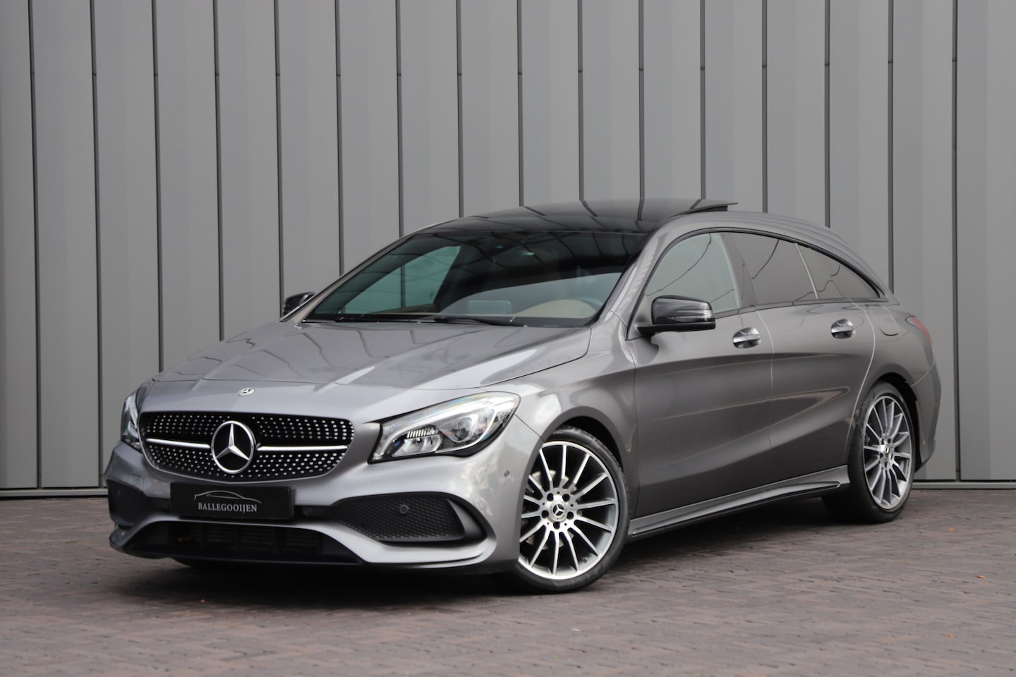 Mercedes-Benz CLA-klasse Shooting Brake - 200 AMG | 156PK | Pano | Keyles-go | Memory | Sfeerverlichting | Leder | Camera | Stoelver - AutoWereld.nl