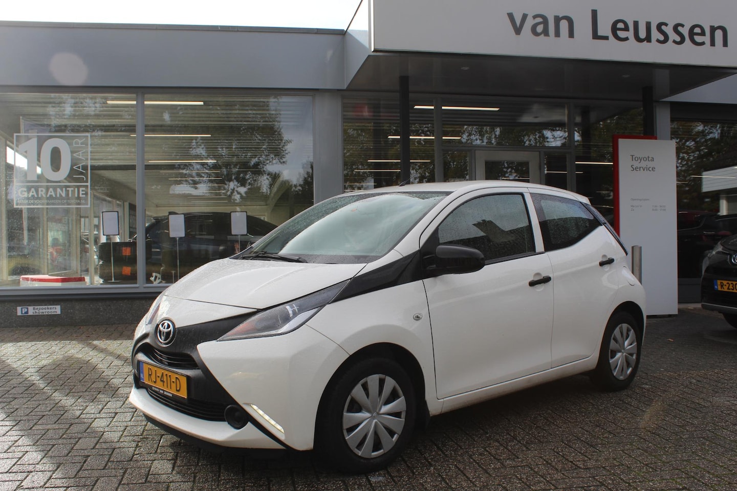 Toyota Aygo - 1.0 VVT-i X-FUN AIRCO EL-RAMEN LED DAGRIJVERLICHTING CENTRALE PORTIERVERGR. - AutoWereld.nl