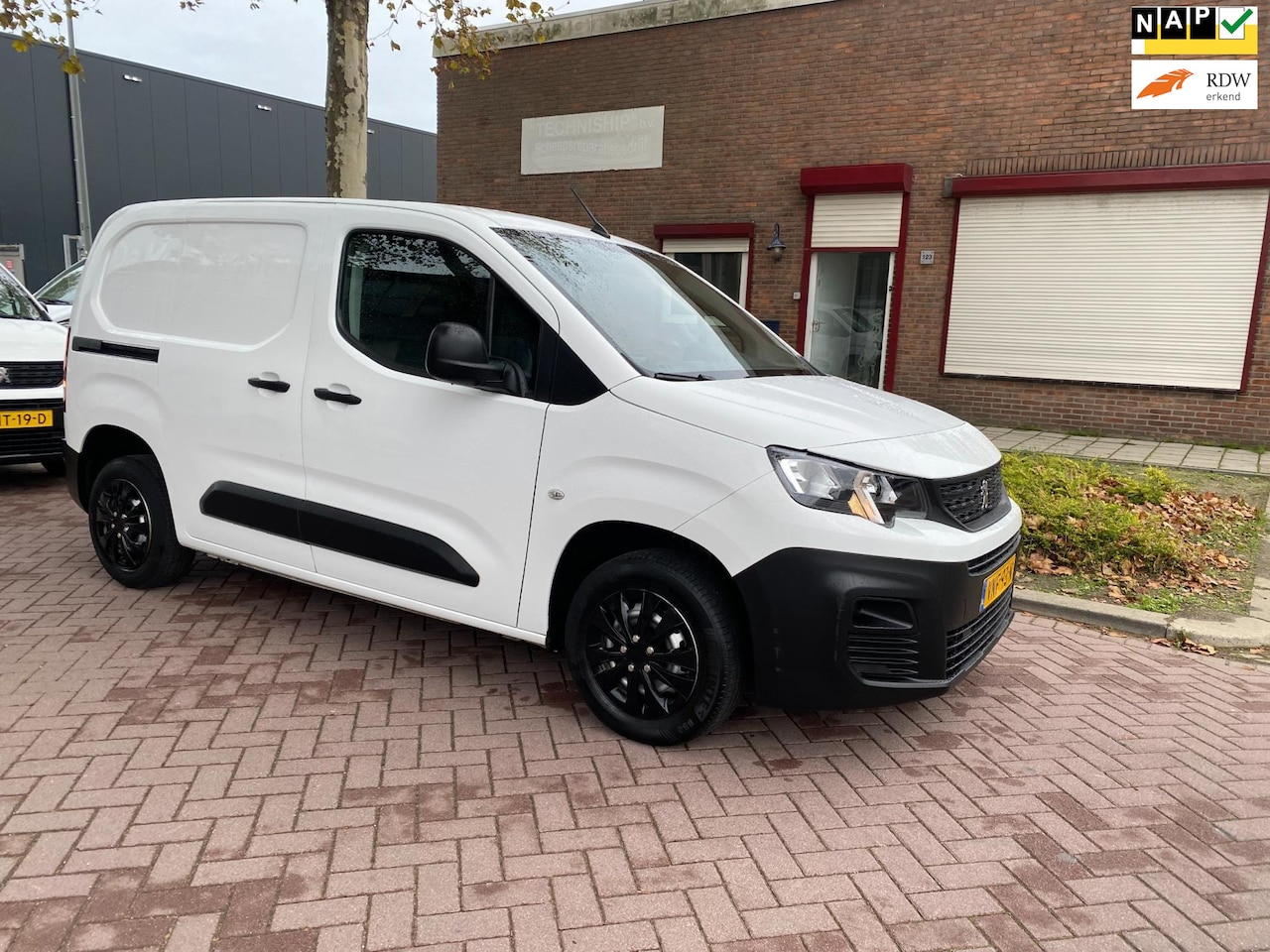 Peugeot Partner - 1.5 BlueHDI Pro * 2021 * Euro6 * 138.790 KM NAP * 1e Eigenaar * Airco * StartStop * APK 11 - AutoWereld.nl