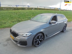BMW 5-serie Touring - 520 i M sport airco ecc panorama dak navigatie trekhaak