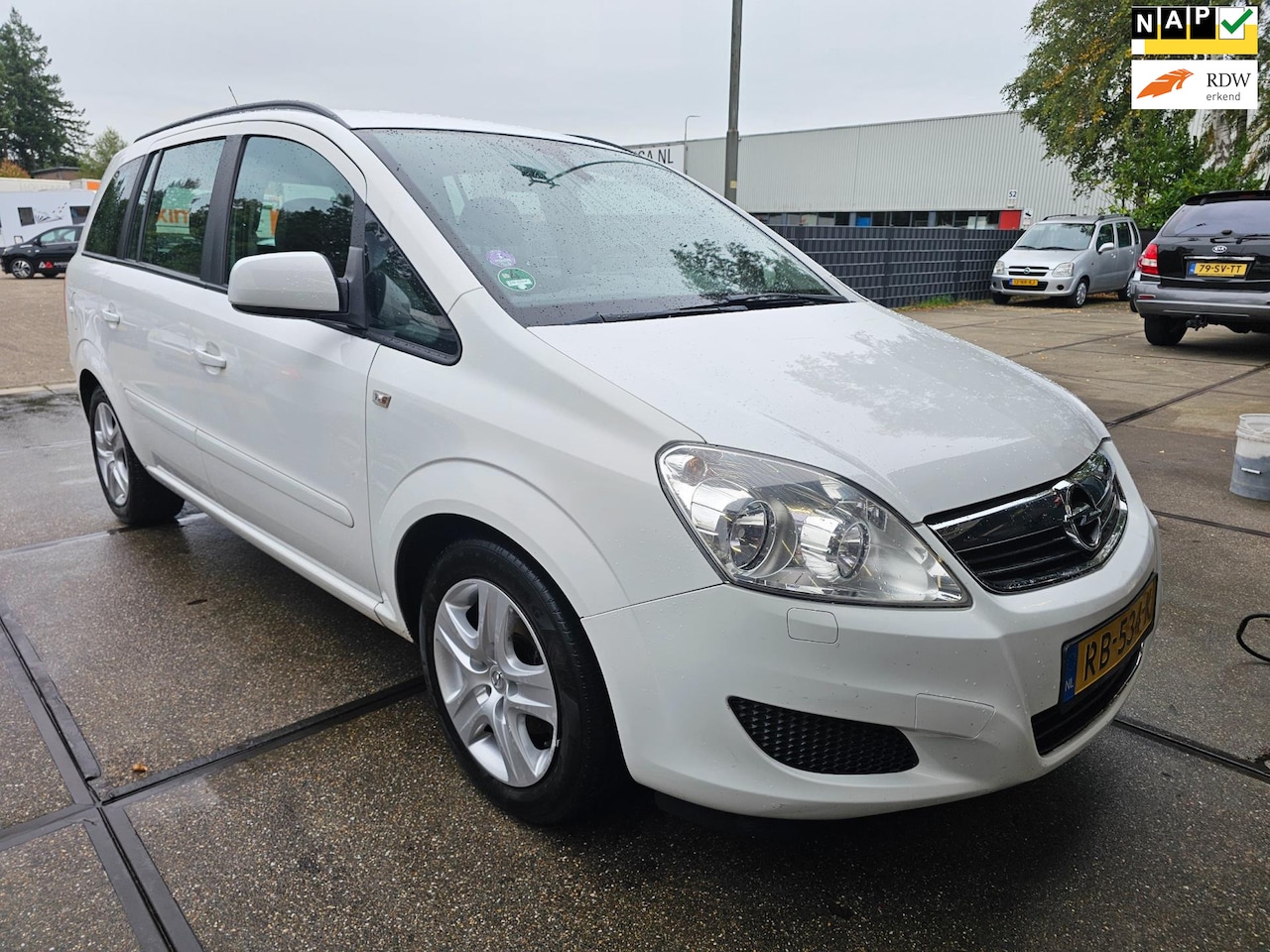 Opel Zafira - 1.8 Cosmo AUTOMAAT/7-persoons - AutoWereld.nl