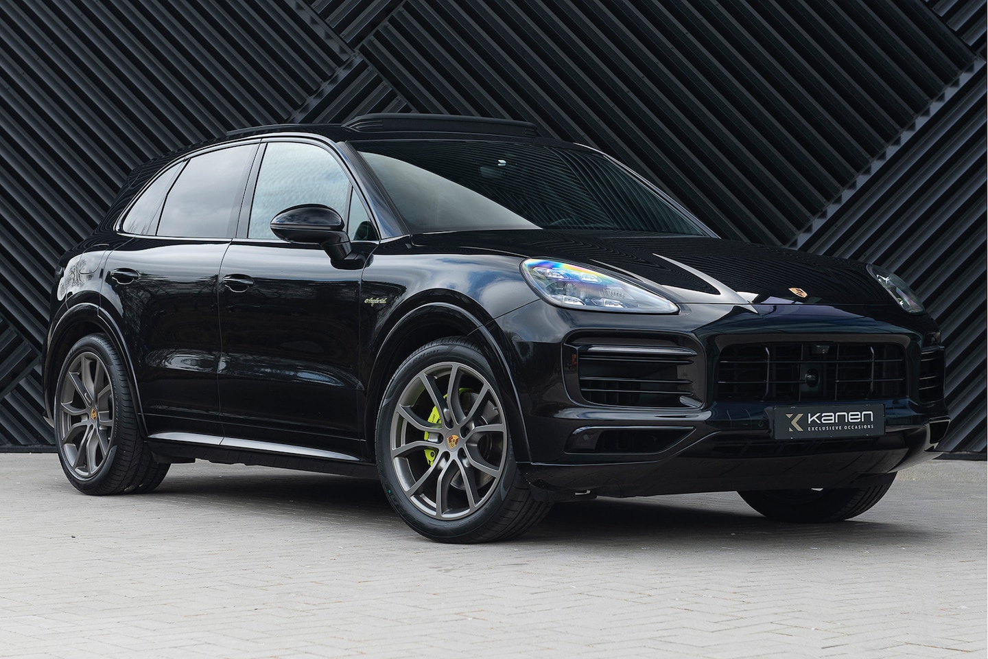 Porsche Cayenne - 3.0 E-Hybrid ACC Pano PDLS+ GTS Stoelvent. Sport Chrono  Alcant.Hemel Luchtv. - AutoWereld.nl