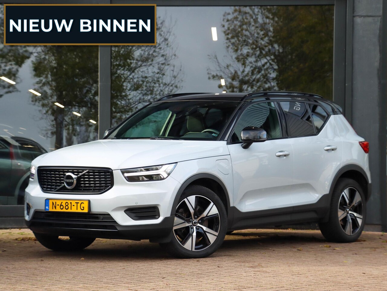 Volvo XC40 - T4 Recharge R-Design 211PK Leder/Alcantara Camera ACC TwoTone lak - AutoWereld.nl