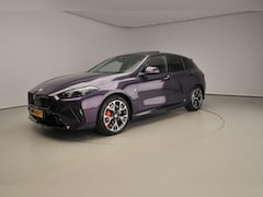 BMW 1-serie - 5-deurs 120 | M-Sportpakket | LED | Leder | Navigatie | Schuifdak | trekhaak | Keyles go |