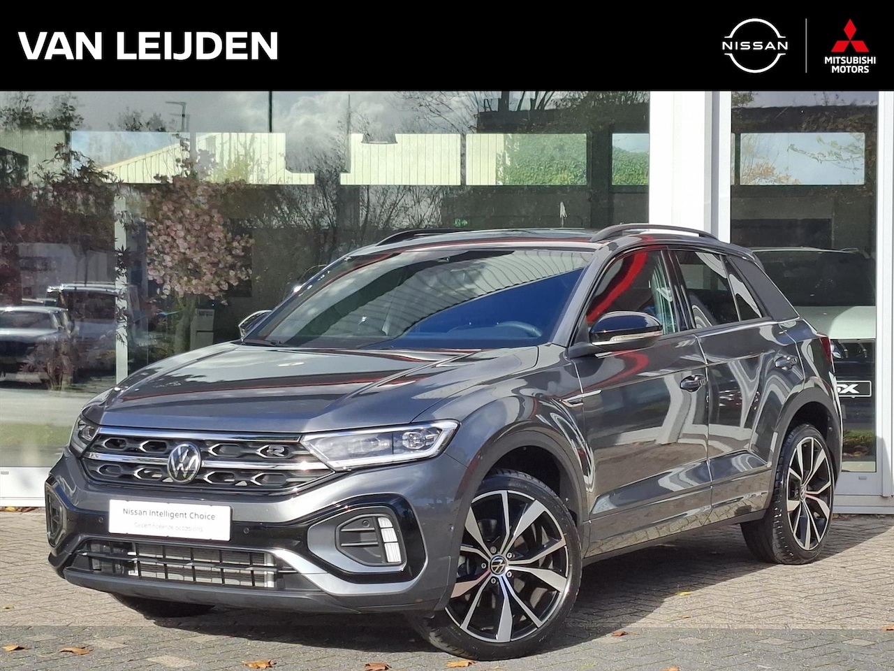 Volkswagen T-Roc - 1.5 TSI 150PK DSG R-Line Edition | Panoramadak | Apple Carplay | Android auto | 19inch | L - AutoWereld.nl