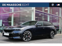 BMW 5-serie Touring - 530e M Sport Automaat / Panoramadak / Trekhaak / Bowers & Wilkins / Adaptief onderstel pro