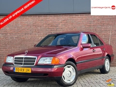 Mercedes-Benz C-klasse - 180 | SCHUIFDAK | UNIEKE STAAT