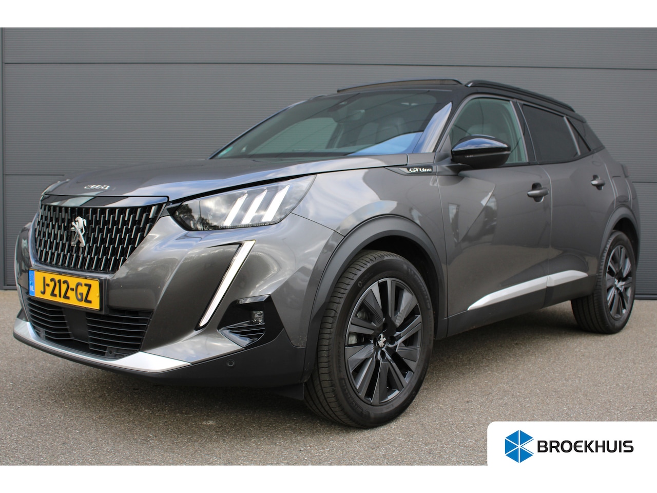 Peugeot 2008 - 1.2 PureTech GT-Line | Automaat | Navigatie | Camera | Panorama/schuifdak | Focal | 18 Inc - AutoWereld.nl