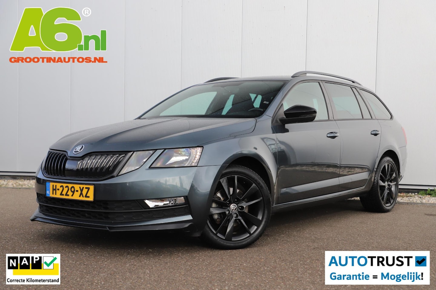 Skoda Octavia Combi - 1.0 TSI Greentech Sport Business RS Sportstoelen Trekhaak Navigatie Carplay Android Climat - AutoWereld.nl