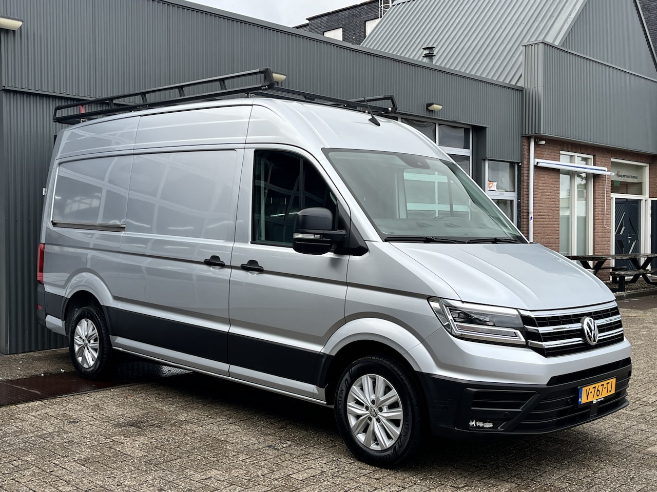 Volkswagen Crafter - 35 2.0 TDI L3H3/L2H2 Airco Cruise controle Camera Telefoonverbinding Parkeersensoren voor - AutoWereld.nl