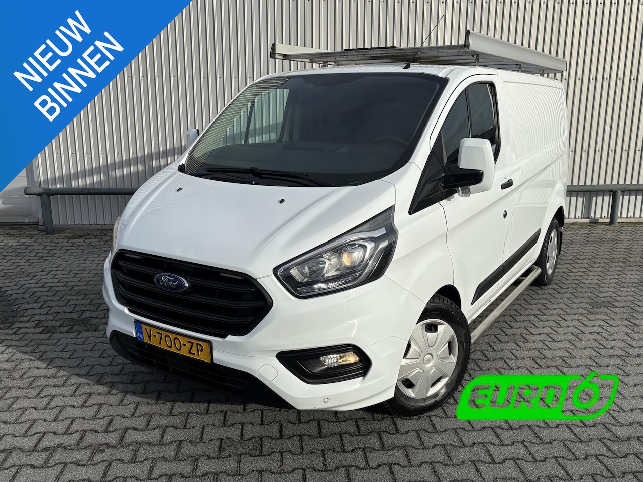 Ford Transit Custom - 2.0 TDCI L1H1*A/C*CRUISE*IMPERIAAL*HAAK*OMVORMER* - AutoWereld.nl
