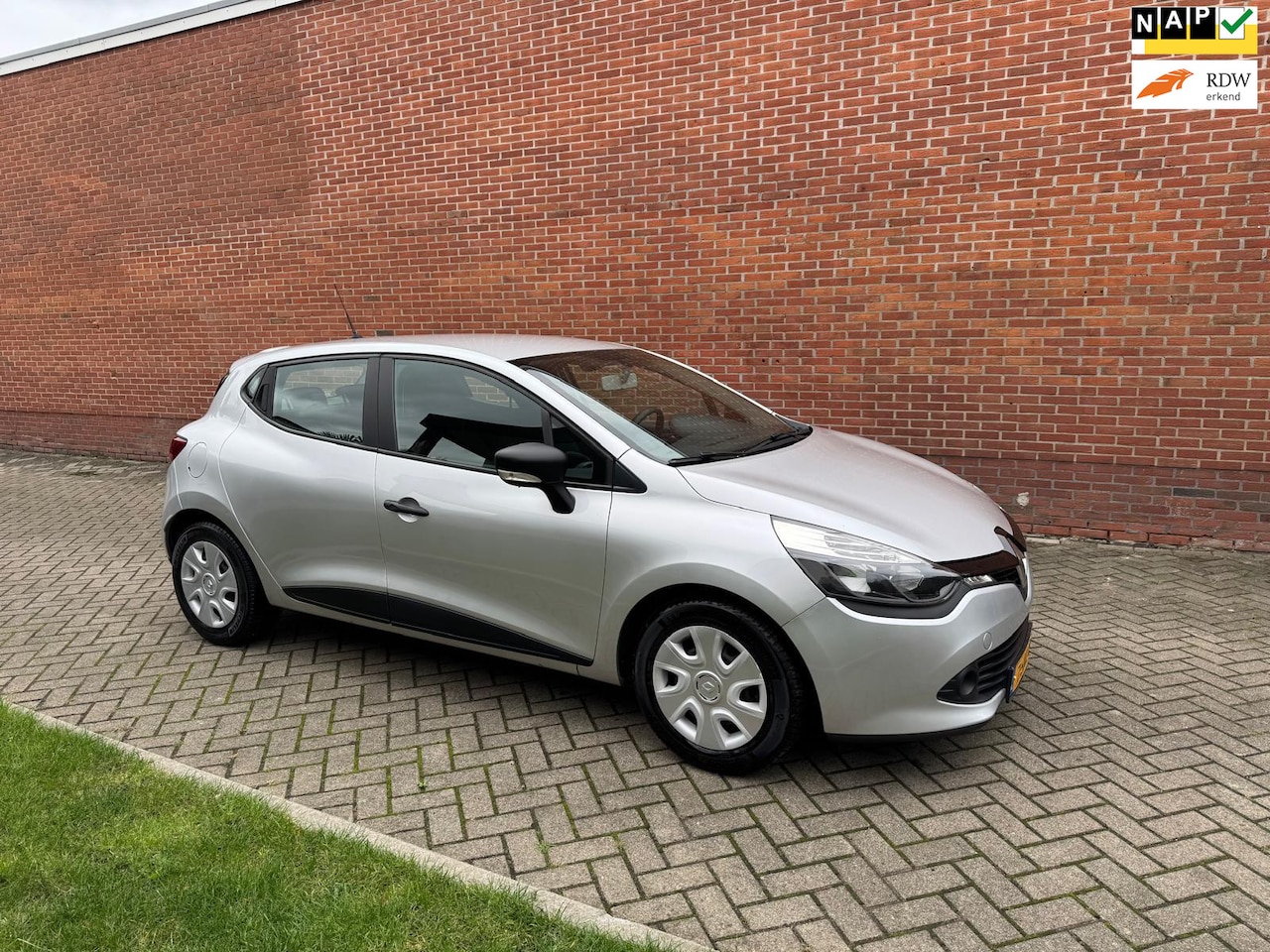 Renault Clio - 0.9 TCe Authentique Airco Cruise - AutoWereld.nl