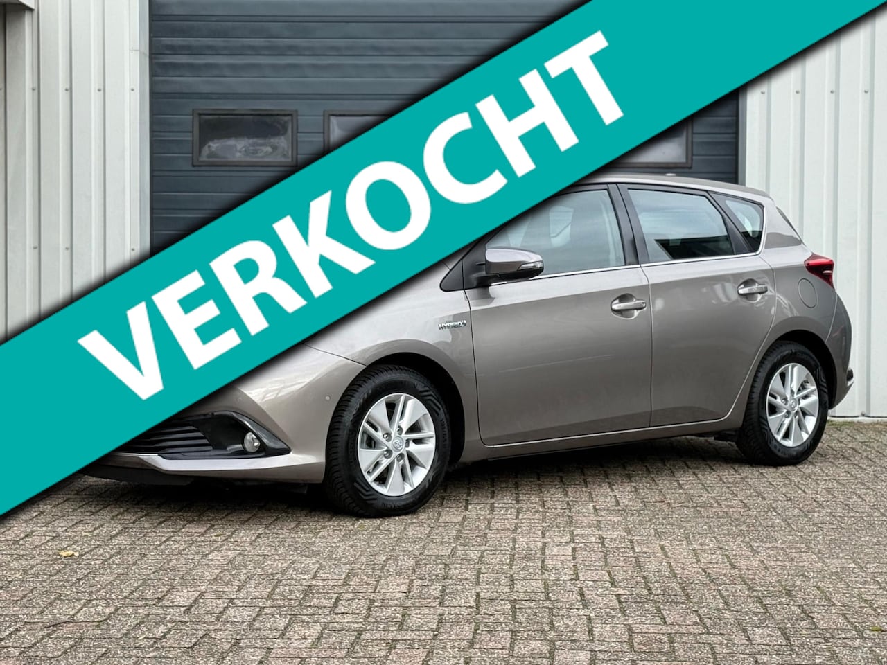 Toyota Auris - 1.8 Hybrid Now 5-deurs NAVI / CLIMA / CRUISE - AutoWereld.nl