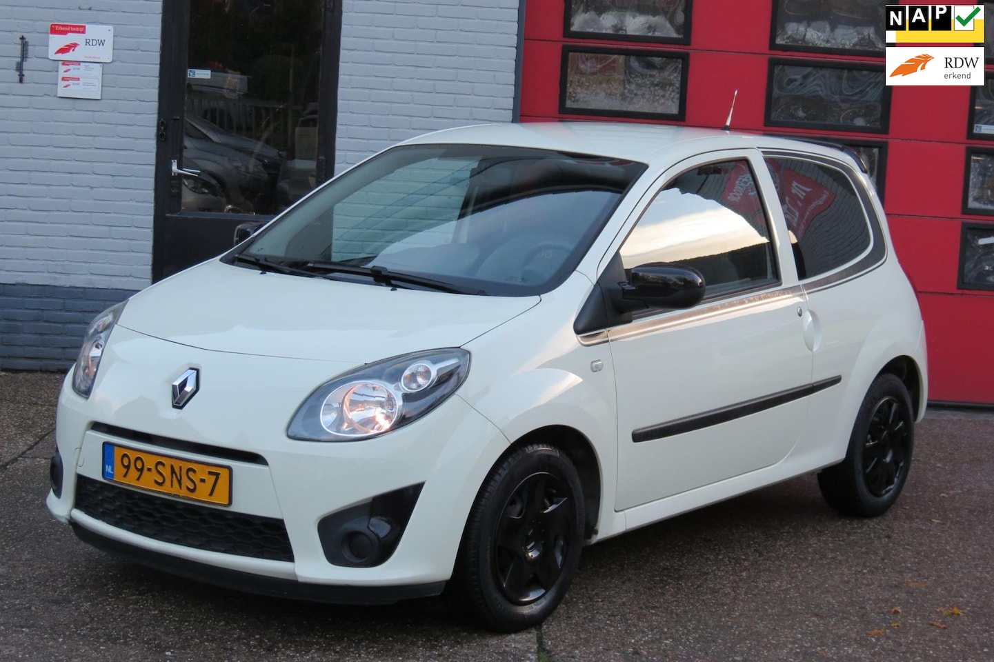 Renault Twingo - 1.2-16V Collection 1.2-16V Collection , Airco ,Nwe Apk , Elek Pakket - AutoWereld.nl