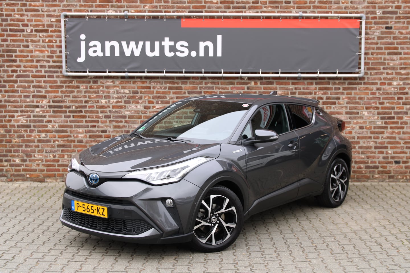 Toyota C-HR - 2.0 Hybrid Style + BSM + PDC + Trekhaak - AutoWereld.nl