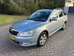Skoda Octavia Combi - 1.2 TSI Elegance/AIRCO/CRUISE/NAVI/PARKEERSENS VOOR-ACHTER/TREKHAAK