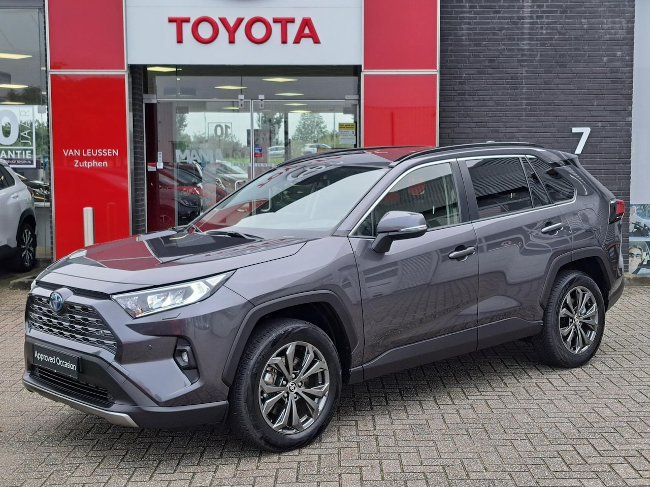 Toyota RAV4 - 2.5 Hybrid Style 4-SEASONS JBL-AUDIO 360-CAMERA ELEK. BEST. STOEL EN ACHTERKLEP DODEHOEKDE - AutoWereld.nl