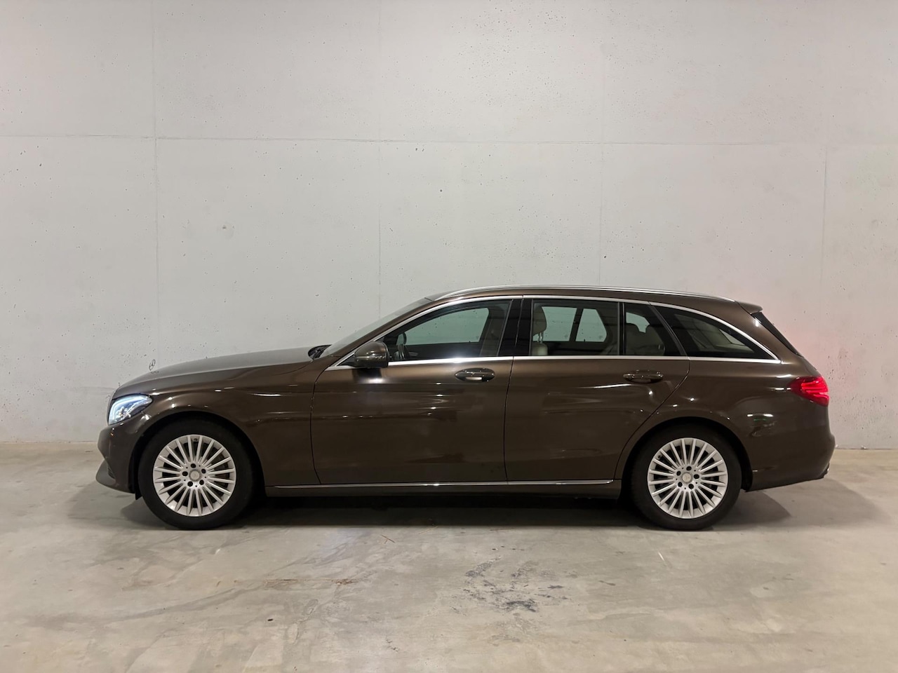 Mercedes-Benz C-klasse Estate - 350 e AMG Leer Navi Camera Harman/Kardon - AutoWereld.nl