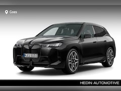 BMW iX - xDrive45 101 kWh Luchtvering | Sky Lounge | Innovation Pack | Comfort Pack