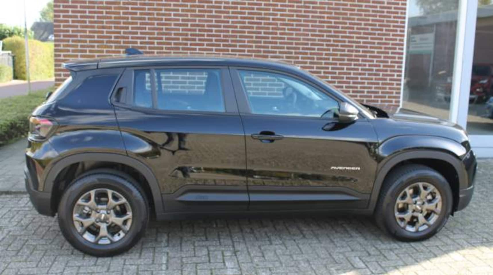 Jeep Avenger - 1.2T e-Hybrid 110pk Aut Longitude