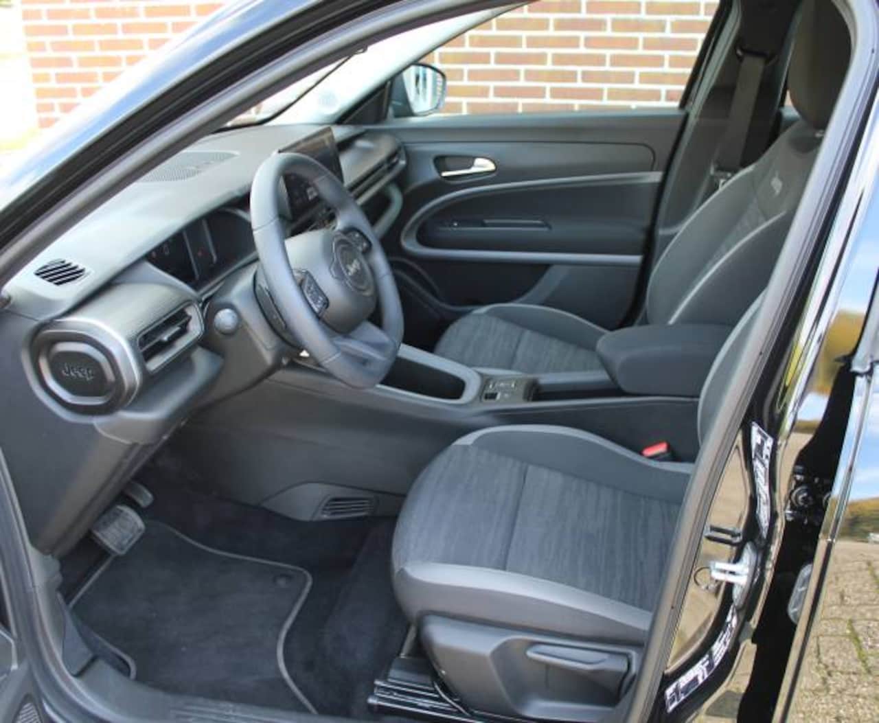Jeep Avenger - 1.2T e-Hybrid 110pk Aut Longitude