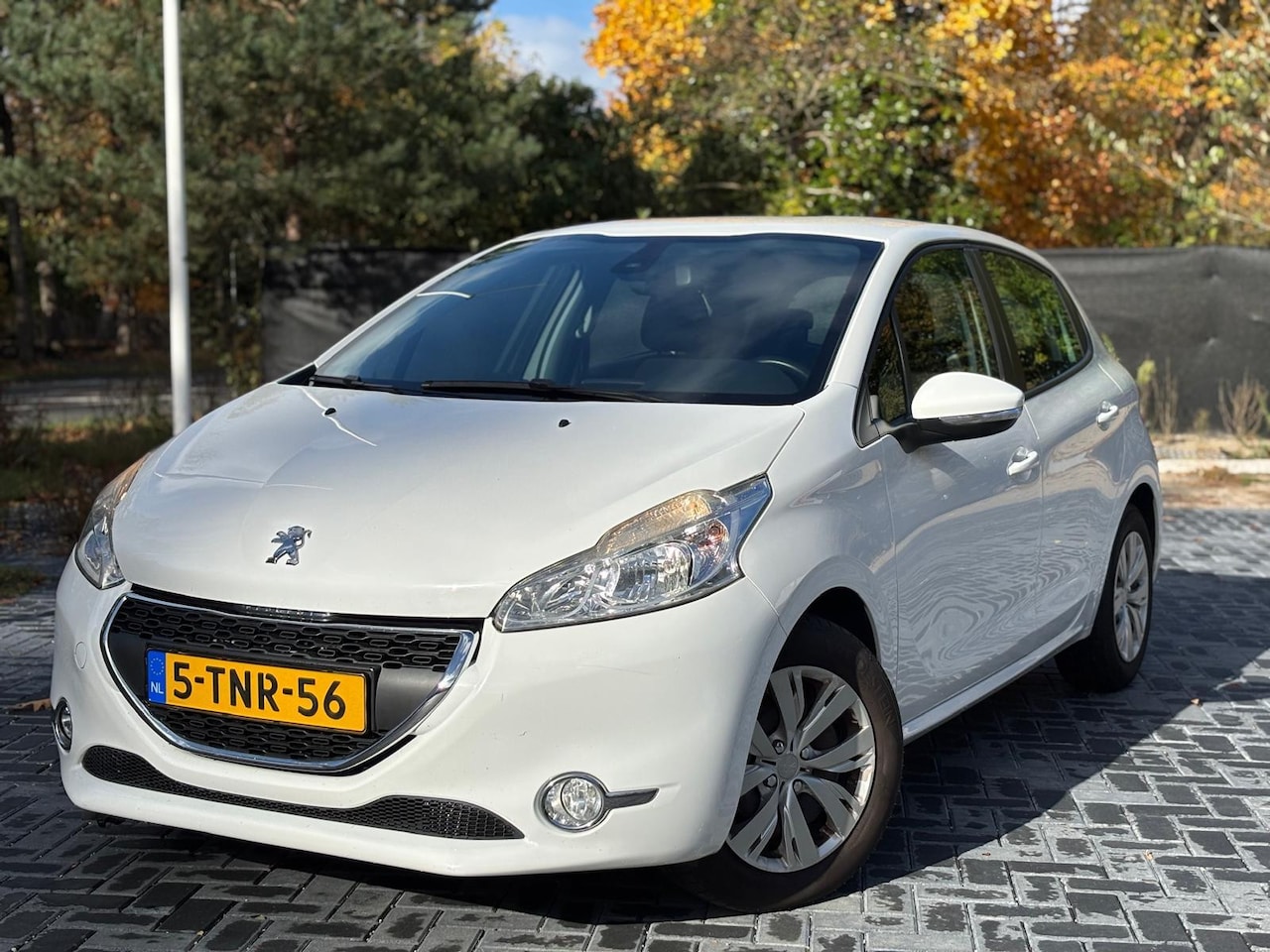 Peugeot 208 - 1.2 e-VTi Envy/Automaat/Clima/Cruise/Navi/Pdc/NAP - AutoWereld.nl