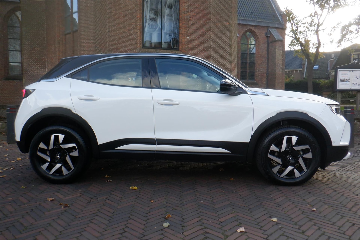 Opel Mokka - 1.2 130pk Aut Elegance - VERW.STUUR-VERW.STOELEN-CAMERA - AutoWereld.nl