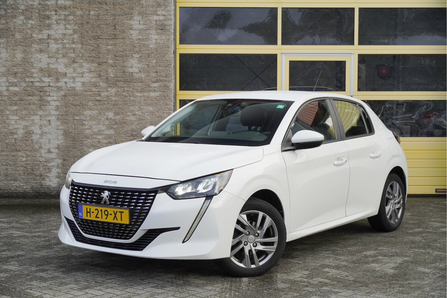 Peugeot 208 - 1.2 PureTech 5drs Blue Lease Active BJ2020 Lmv 16" | Led | Pdc | Navi | Achteruitrijcamera - AutoWereld.nl