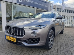 Maserati Levante - 3.0 V6 S AWD GranLusso panoramadak / camera / leer / navigatie / harman kardon