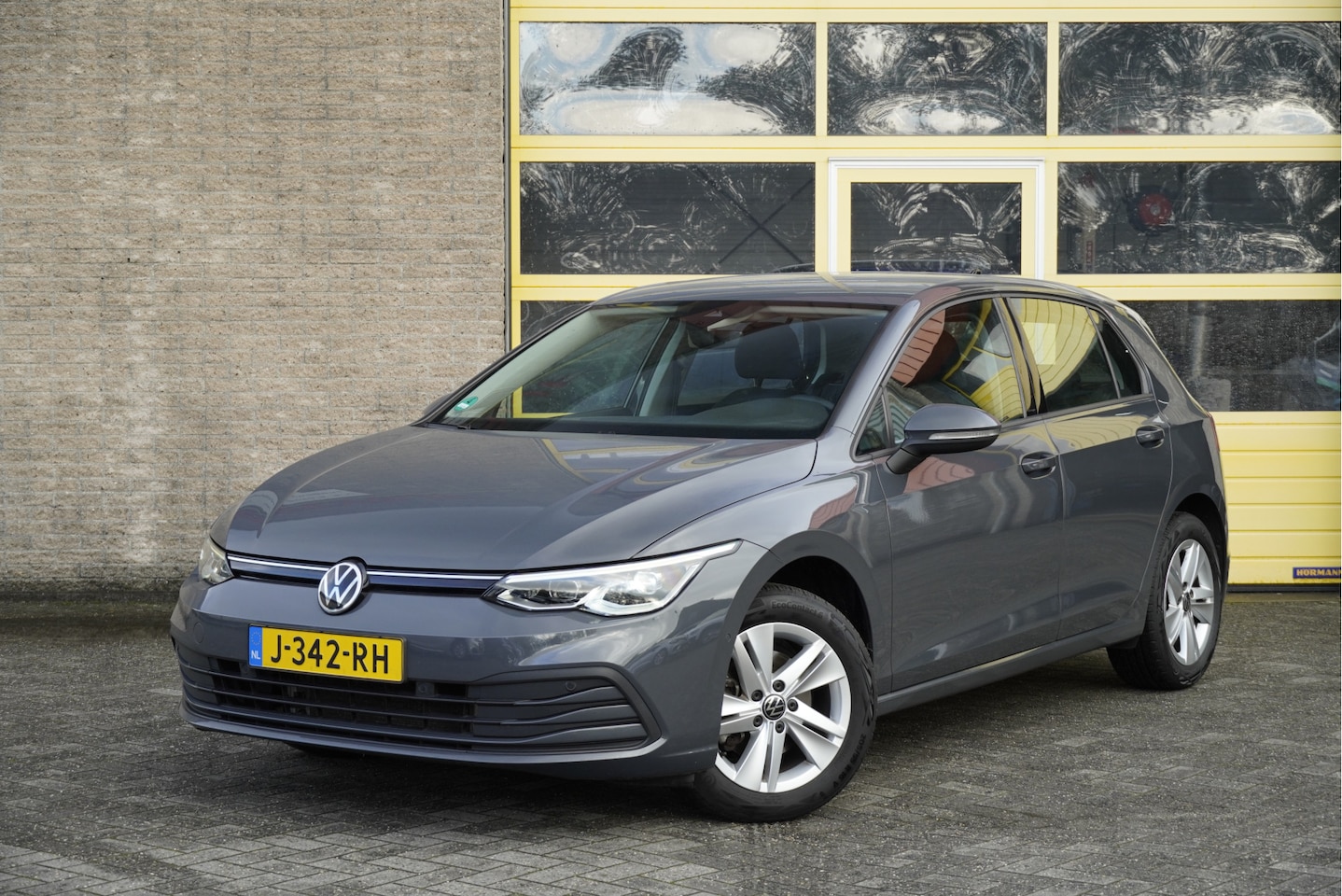 Volkswagen Golf - 1.5 TSI 5drs Life Business BJ2020 Lmv 16" | Led V+A | Pdc | Navi | App-Connect | Dashboard - AutoWereld.nl