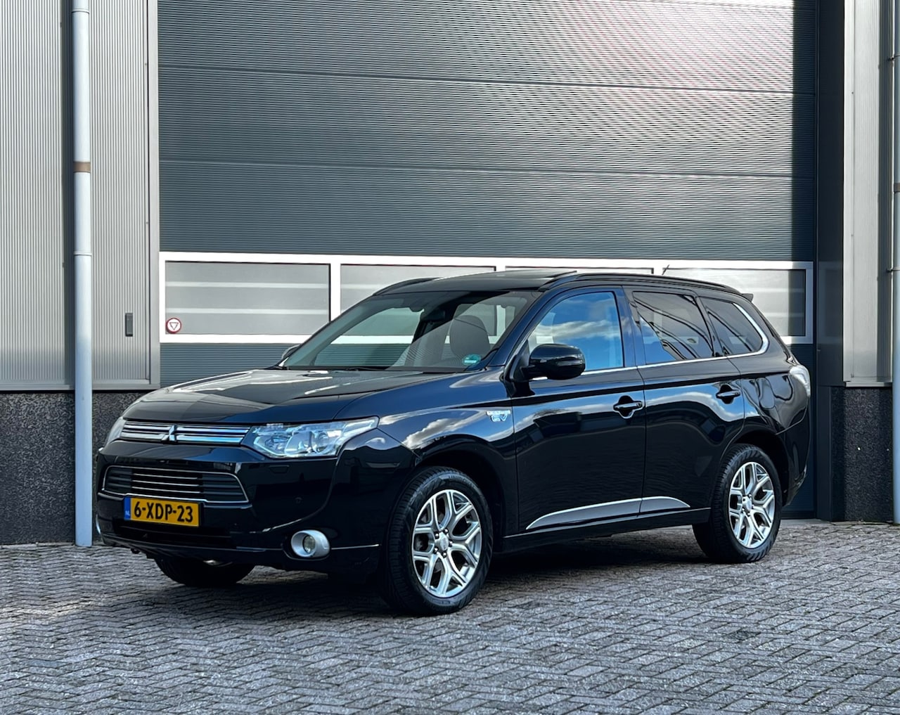 Mitsubishi Outlander - 2.0 PHEV Instyle bj.2014 Camera|Navi|Leder|Nap. - AutoWereld.nl