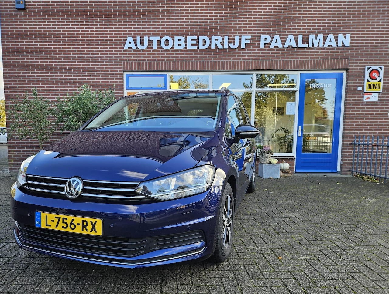 Volkswagen Touran - 1.5 TSI Highline Business R 7p 1.5 TSI Highline Business R 7p - AutoWereld.nl