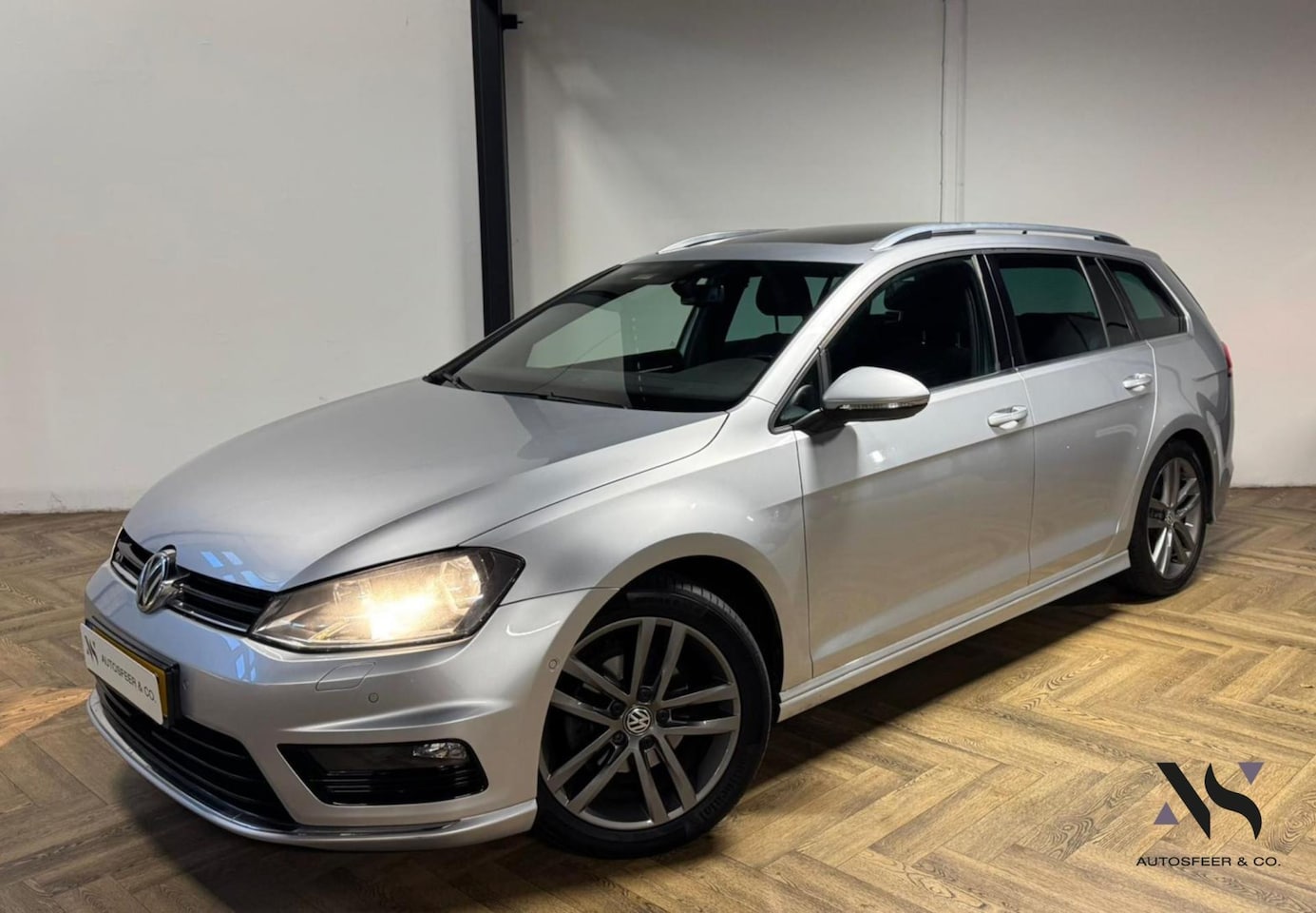 Volkswagen Golf Variant - 1.2 TSI Business Edition R-Line PANO TREKHAAK PDC - AutoWereld.nl