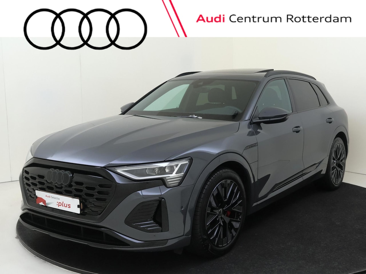 Audi Q8 e-tron - 55 quattro S Edition Competition 115 kWh | Panoramadak | Trekhaak | Luchtvering | Adaptiev - AutoWereld.nl