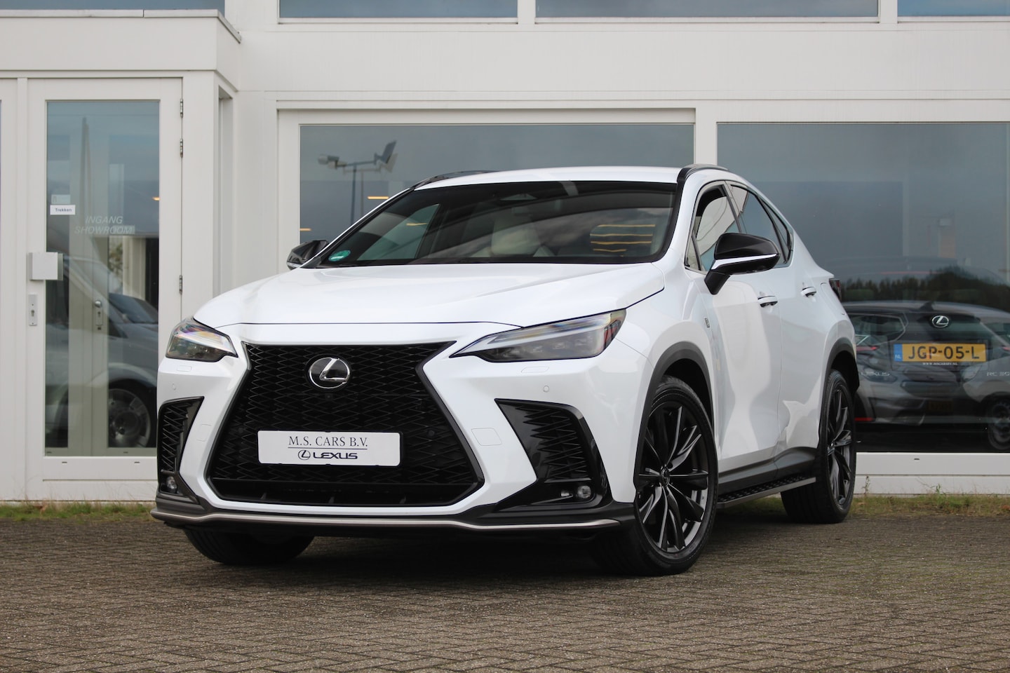 Lexus NX - 450h+ AWD F-Sport Plug-in Hybride I Metallic Lak I Applecarplay I 360-camera - AutoWereld.nl