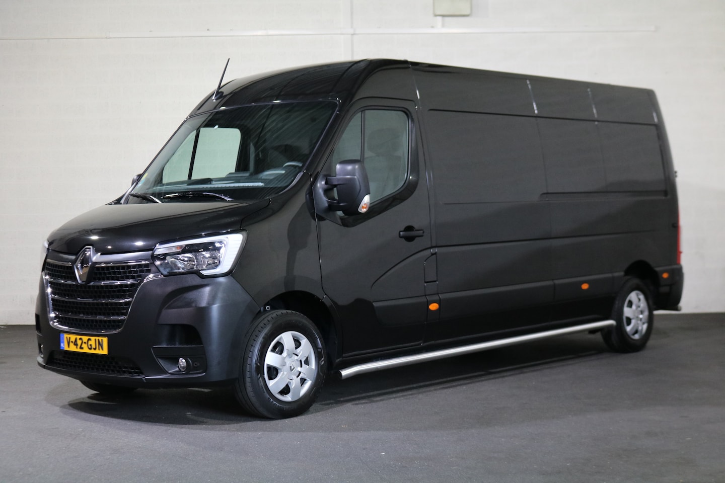 Renault Master - T35 2.3 dCi 180pk L3H2 Energy Work Edition - AutoWereld.nl