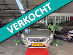 Volvo V60 - 1.6 D2 Momentum NAVI MANUAL 2011