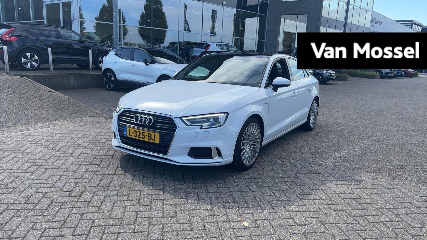 Audi A3 Limousine - 1.4 TFSI CoD Sport S Line Edition 150 PK | S-line | Automaat | Panoramadak | Stoelverwarmi - AutoWereld.nl