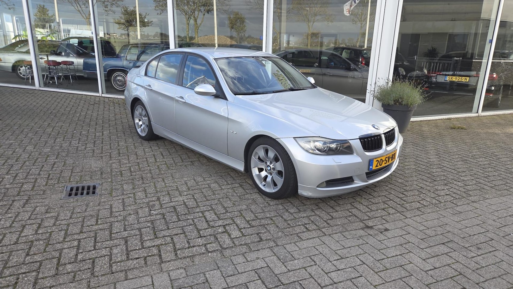 BMW 3-serie - 320i High Executive 320i High Executive - AutoWereld.nl
