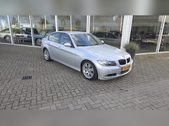 BMW 3-serie - 320i High Executive