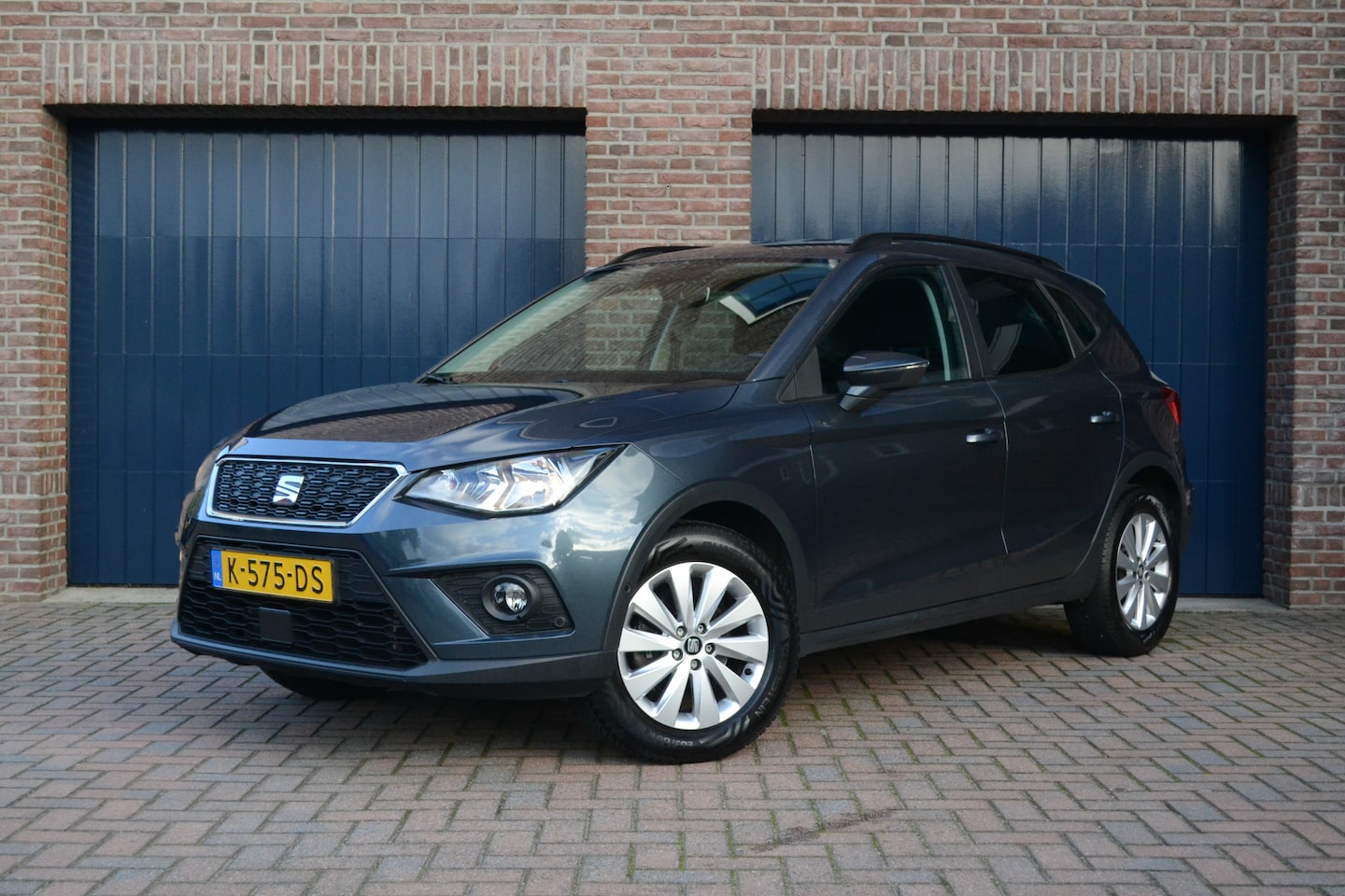 SEAT Arona - 1.0 TSI 110pk H6 Style Business Intense | Trekhaak | Camera | ACC | Keyless | Carplay/Andr - AutoWereld.nl