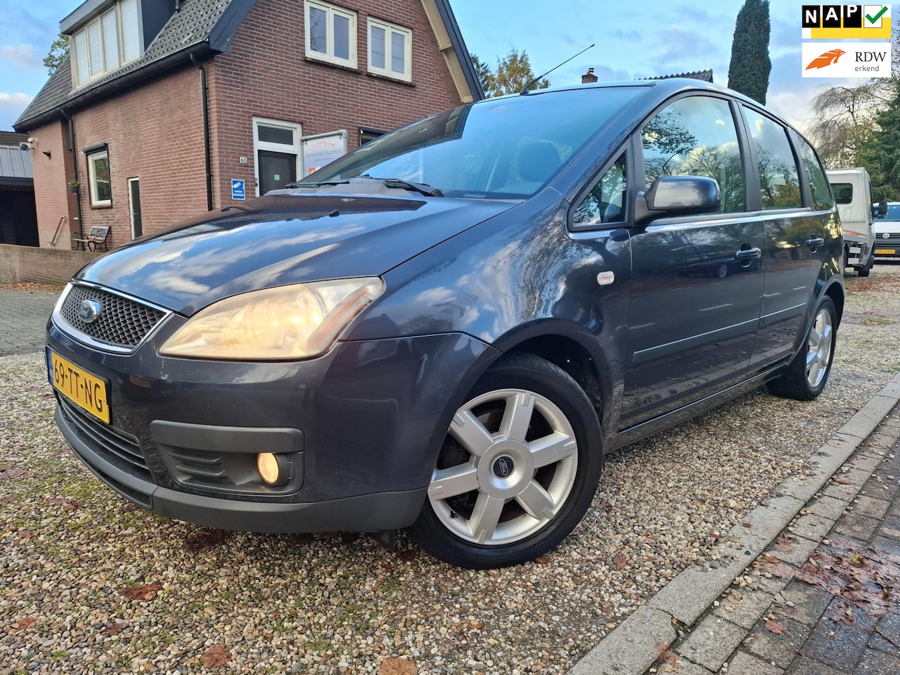 Ford Focus C-Max - 1.6-16V Futura nwe APK climat cruise frisse auto - AutoWereld.nl