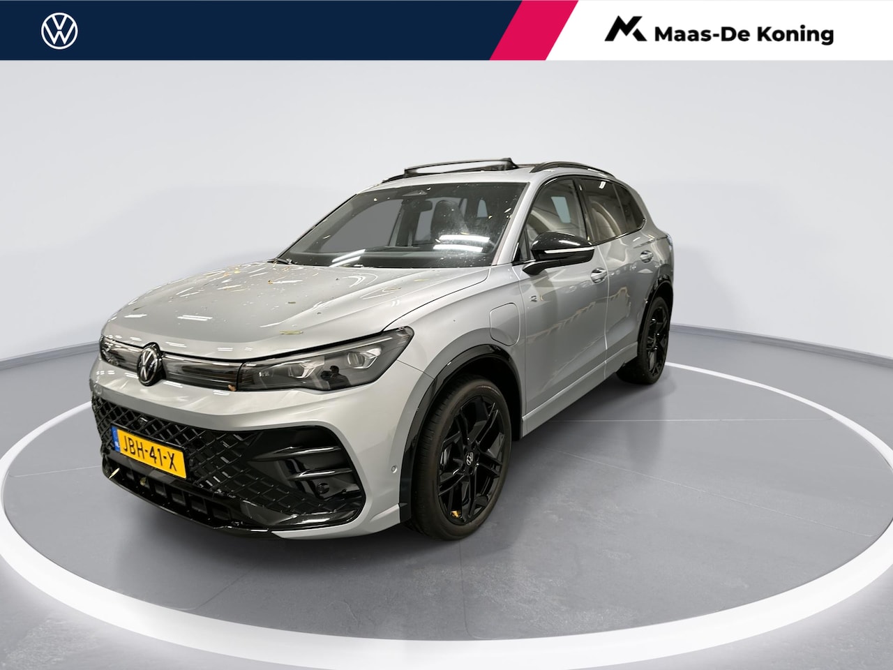 Volkswagen Tiguan - 1.5 204pk DSG eHybrid R-Line Edition · Panoramadak · 360 Camera · Elek. Trekhaak · Elek. A - AutoWereld.nl