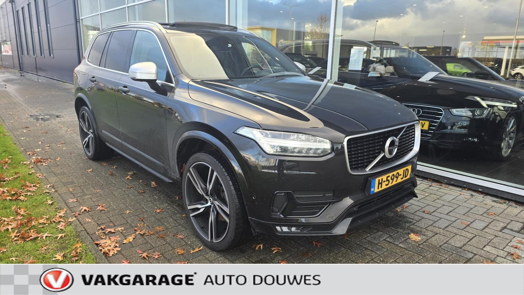 Volvo XC90 - 2.0 D5 AWD Inscription R-DESIGN 7p.|Dealeronderhouden|Pano |Luchtvering - AutoWereld.nl