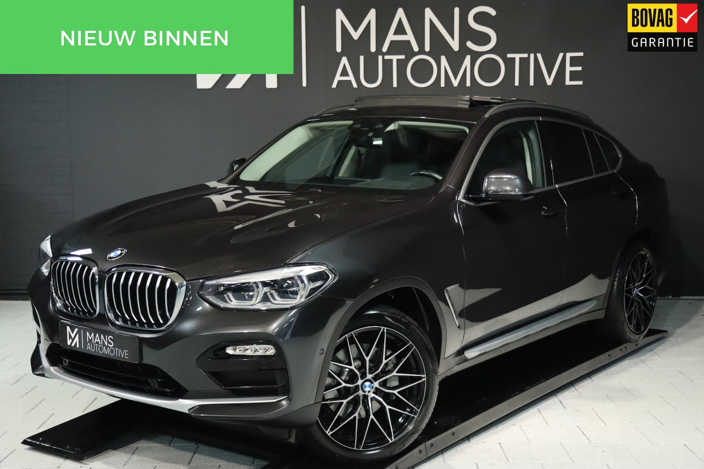 BMW X4 - XDrive30i / PANODAK / KEYLESS / HUD / CAMERA / DODEHOEK / STUUR+STOELVERW - AutoWereld.nl