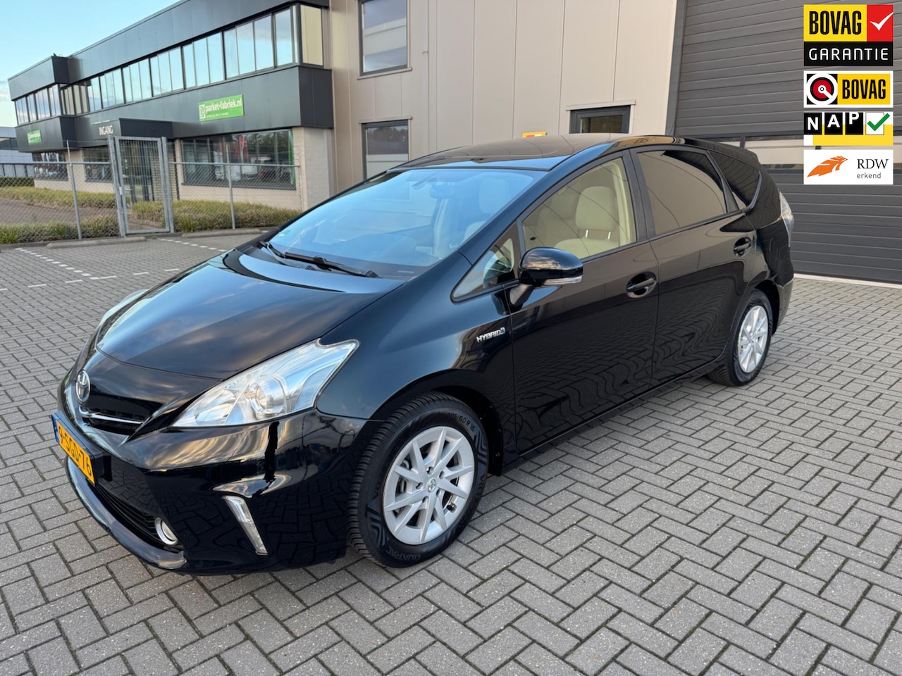 Toyota Prius Wagon - 1.8 Aspiration Limited 7P - AutoWereld.nl