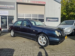 Mercedes-Benz E-klasse - 200 Classic AIRCO..TREKHAAK