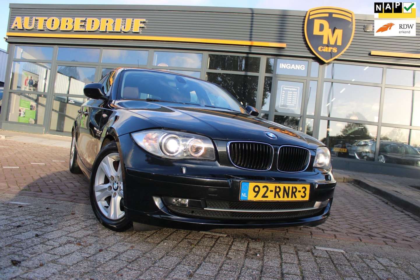 BMW 1-serie - 118i Vol Optie Xenon | Leer |Xenon | Navigatie | Pdc - AutoWereld.nl