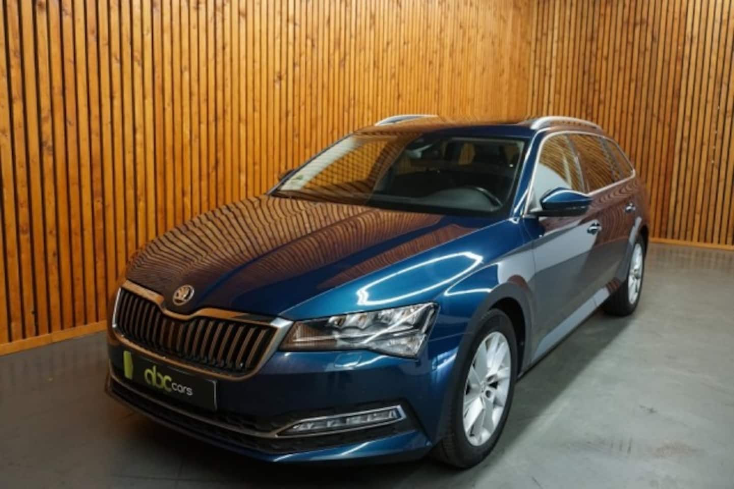 Skoda Superb - 1.5 TSI ACT Business Edition Plus 1.5 TSI ACT BUSINESS EDITION PLUS - AutoWereld.nl